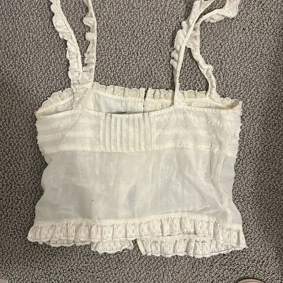 White ruffle + lace top - Picture 4 of 5